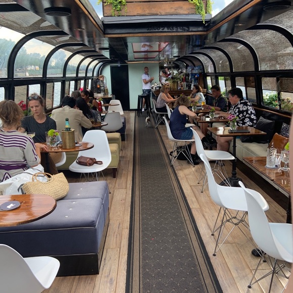 Meet your Posher, Julia - Picture 1 of 1